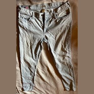 TR Halle Mid rise Super Skinny size 31